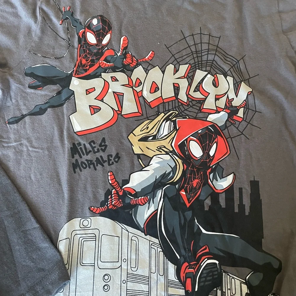 NWT Bundle of 5 kid size 6-7 tops. Marvel, old navy‎ etc